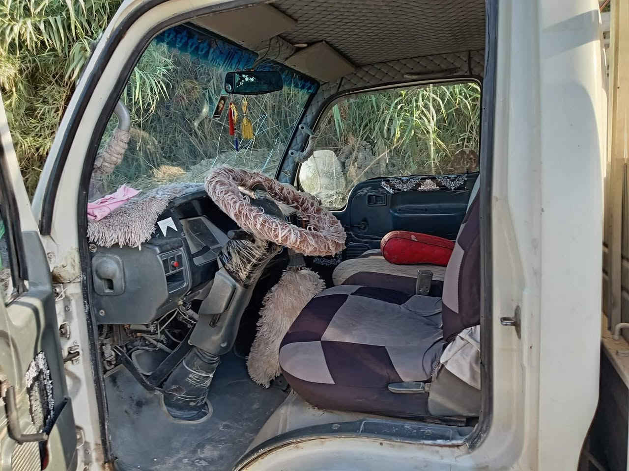 السلام عليكم سامسونك موديل 2000 محرك كير حداديه مكفول رقم بغداد سنويه 28 السعر 50 وبيه مجال اتصل وتدلل *********** مكاني كربلاء
