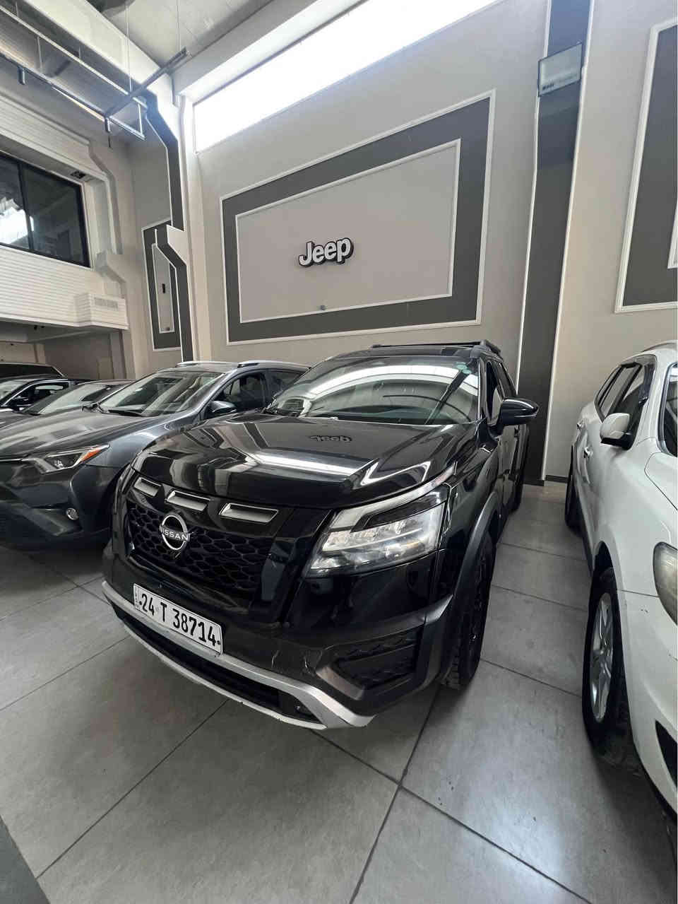 للبيع

نيسان باثفايندر ٢٠٢٣ 

ماشيه58 مايل

حادث حافت بونيد

/صور الحادث والسونار مرفوقه مع صور السياره/ 

/سعره  السياره 280$

ميزات نيسان باثفايندر روك كريك 2023 هي كالتالي:

# المحرك

- محرك بنزين سعة 3.5 لتر، 6 أسطوانات، بقوة 284 حصان ¹.

- ناقل حركة أوتوماتيكي ب 9 سرعات ¹[3).

# التصميم الداخلي

- مقصورة فاخرة بتصميم أنيق ومريح ¹.

- مقاعد من الجلد مع مساند ذراع ¹.

- نظام تحكم أوتوماتيكي بالمناخ ثلاثي المناطق ¹.

- شاشة معلومات ترفيهية مقاس 8 أو 9 إنشات ¹ ².

# السلامة والأمان

- وسائد هوائية ¹.

- نظام الفرامل المانعة للانغلاق ¹.

- نظام توزيع قوى الكبح إلكترونياً ¹.

- نظام التحكم بثبات المركبة ¹.

- كاميرا محيطية ذكية مع نظام كشف الأجسام المتحركة [2).

# التكنولوجيا والترفيه

- نظام صوتي من 6 سماعات أو 12 سماعة من Bose ¹.

- شاشة عرض معلومات السائق مقاس 7 أو 12.3 إنش ¹.

- منافذ USB وبلوتوث وشاحن لاسلكي ¹.

- نظام ملاحة وتقنية البلوتوث ¹.

# الخارجي

- مصابيح أمامية LED ¹.

- عجلات معدنية مقاس 18 أو 20 إنش ¹.

عنوان دهوك معرض لاروس*********** دهوك, العراق
