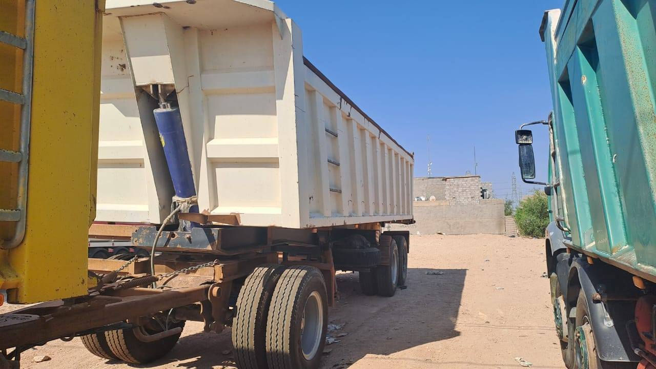 السلام عليكم  عربانه تريله بدون صينيه ذرعه ٣١ متر  كفاله عامه الفارغ 11 طن طول 8.75 للأتصال ***********
