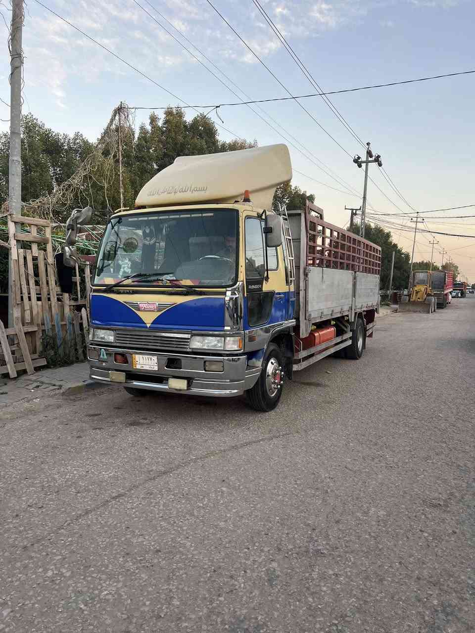 السلام عليكم هينو طيره موديل. 95 اصل سنويه 29 تحويل تتكاتب ويه الشرعي مباشر 6 وربع بلادي مكينه 70 عادي نضيفه وكير وكسن كفاله سياره اي نقص مابيهه قماره نضيفه تخم تاير كرهبايات كلهه شغالله مكاني كربلاء الحسينية السعر.    127 وبيهه مجال سياره رب البلاش وكفاله عامه من كلهن 
    ***********.
