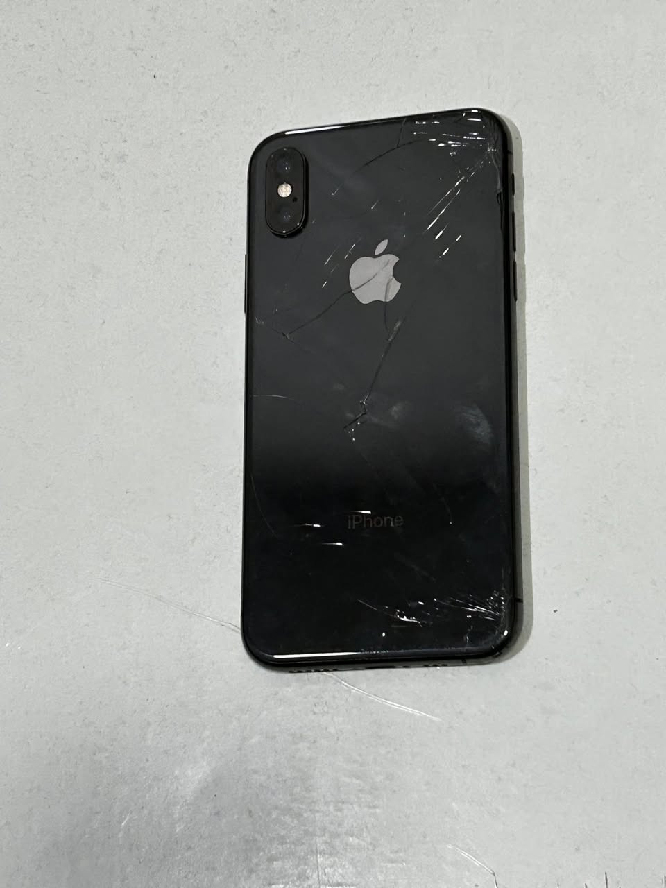 السلام عليكم ايفون Xs للبيع مثل ما موضح بالصور ذاكرة ٢٥٦ غيغابايت بطارية ٧٦ الاصلية مال الجهاز سيم كارت شغال مكالمات ونت فيس ايدي شغال بدون تقطيع ومابي مشاكل فقط فطر والفطر ما ماثر لا على الالوان ولا على اللمس ولا اكو مشكلة بالشاشة فقط فطر 

مكاني حلة 
سعر ١٠٠ الف
متوفر توصيل


**إذا كنت صاحب هذا الإعلان وتريد حذفه لأي سبب، رجاءا أرسل رسالة إلى الدعم الفني**