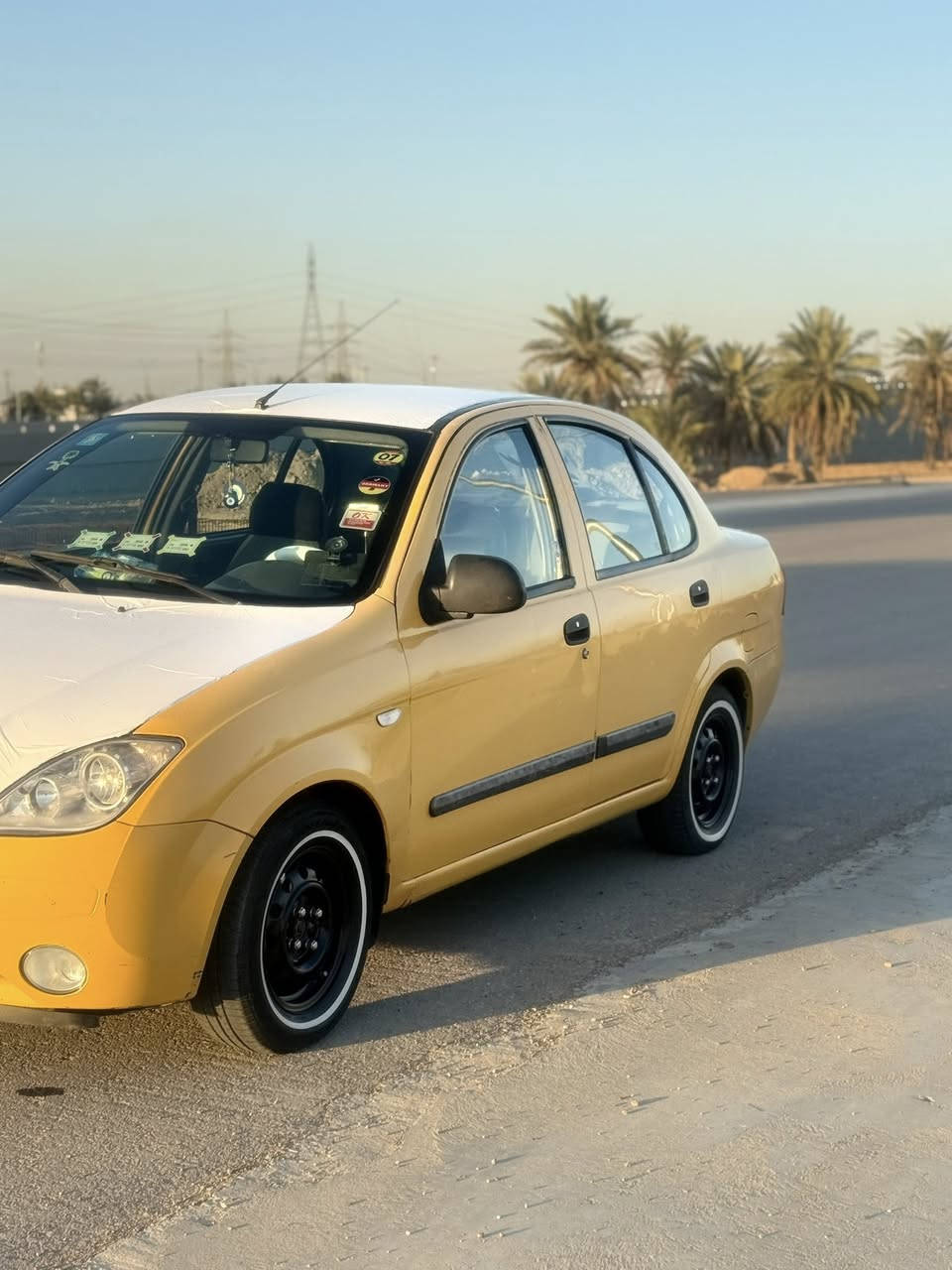 سلام عليكم طيبة موديل ٢٠١٥ سيارة مكفولة من ضربة وصبغ سيارة نضيفة تخم تايرات كهربائيات كلهة شغالة مصفرة هيئة وغرامات صدر حدادية خير من الله تحويل ثاني يوم متوازي علة بيعتها مكان السيارة بغداد الدورة السعر 42 وبيهة مجال ***********
