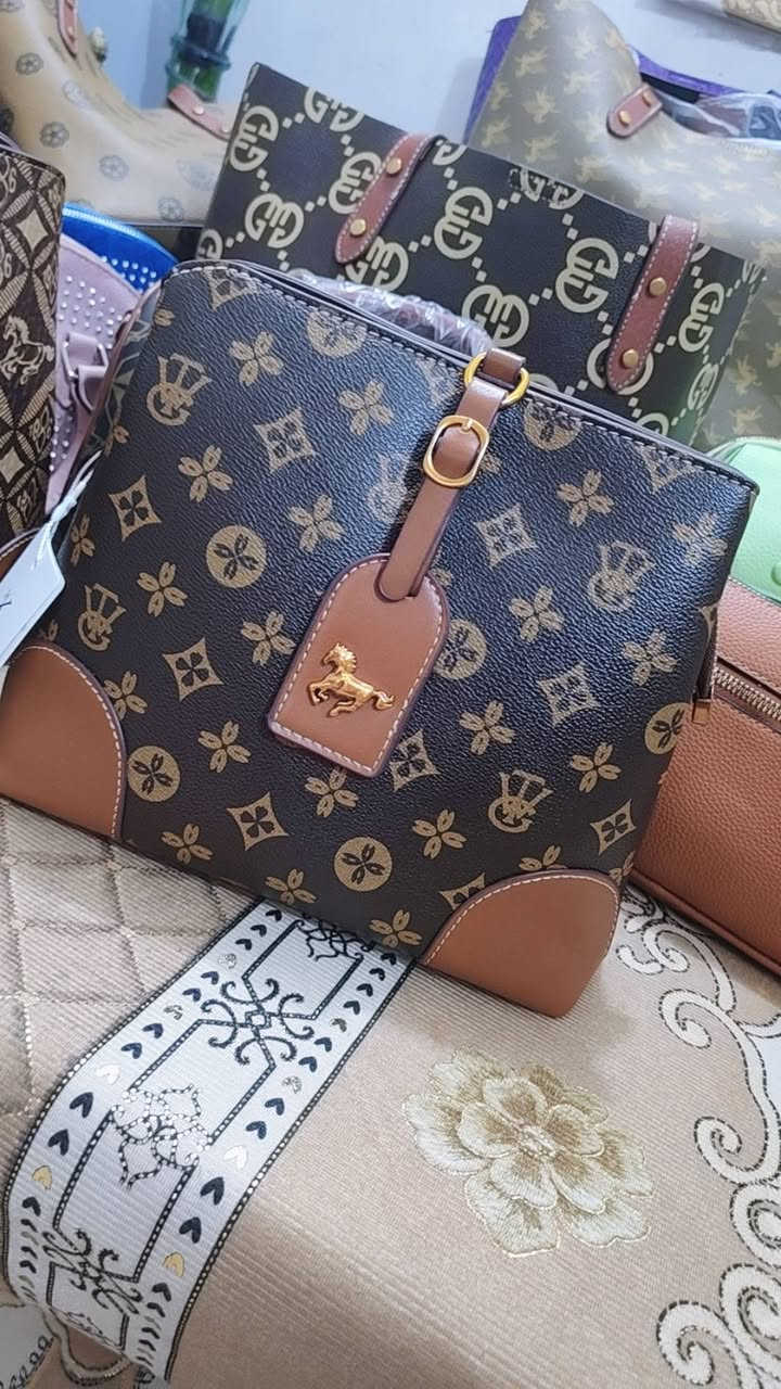 قطع اخيره ماستر كوالتي كلش عالي التوت باك على 13والوسط ب10الي تريد تراسلني


**إذا كنت صاحب هذا الإعلان وتريد حذفه لأي سبب، رجاءا أرسل رسالة إلى الدعم الفني**