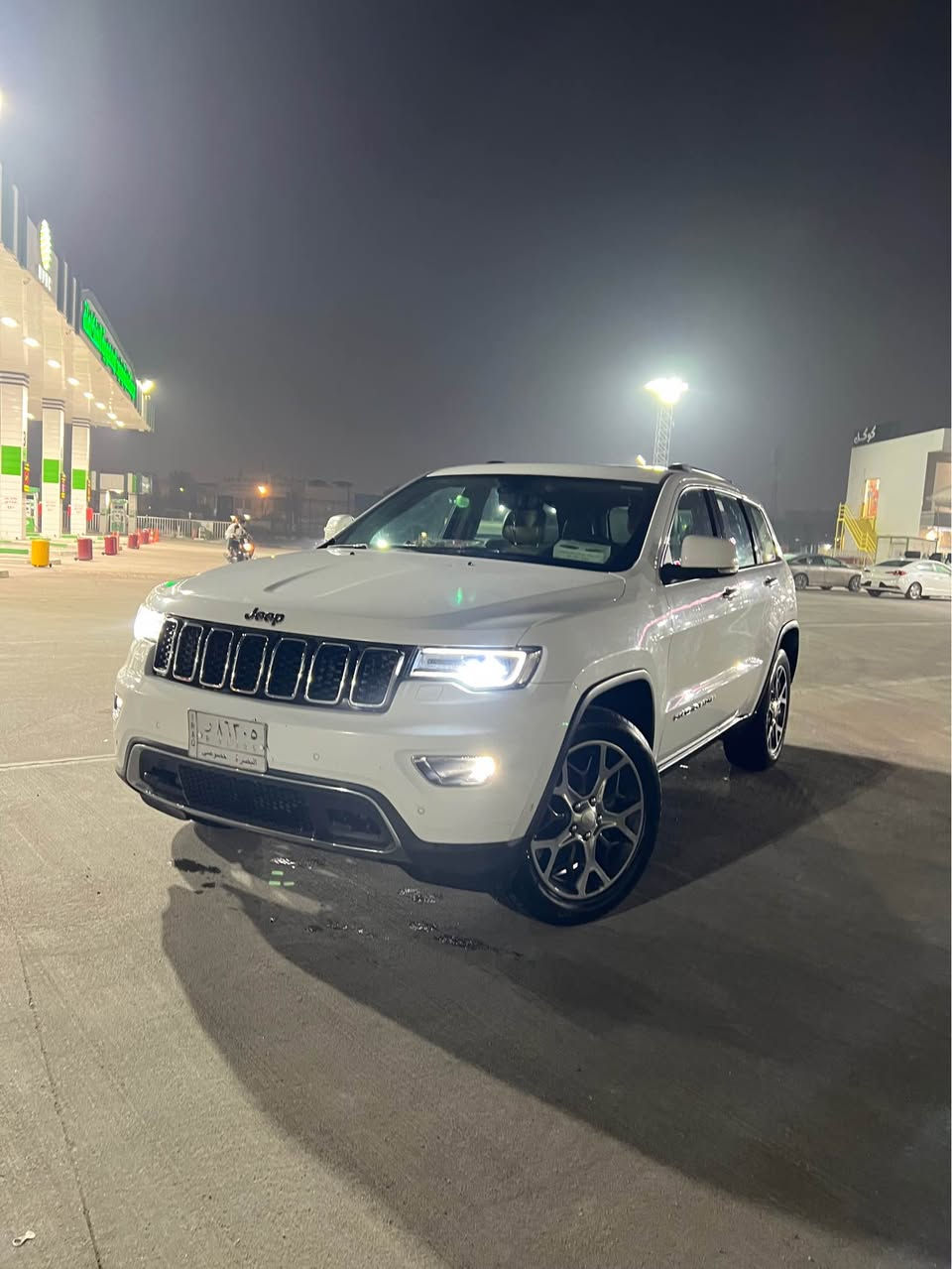 سيارة جيب مديل ١٩ خليجي كفاله من الضربة رقم بصرة تحويل مباشر 
بيها ملاحضات بسيطه ناشرهن بالسونار ( بيها تكحيل كارت مكتوب بالفحص جزء صبغ )

فول لمتدد 4x4
بانوراما 
توقف ذاتي 
3شاشات 
كار بلي 
تخم تاير جديد بالكارتون 
حداده جديدة
لايت زنون ٣٠٠ واط 
قطعتين تبريد وتبريد منفصل 
مري شفط وهيترات بالمري
تشغيل عن بعد
كشنات كهرباء 
اوتو ستوب 
السياره ماشية 100كيلو حقيقي

جاهزه بدون نقص 
المكينة والكير كفاله وعلفحص 

السعر 265 ورقه وبيها مجال للشراي 
مكانها بصرة 
رقمي *********** البصرة, العراق
