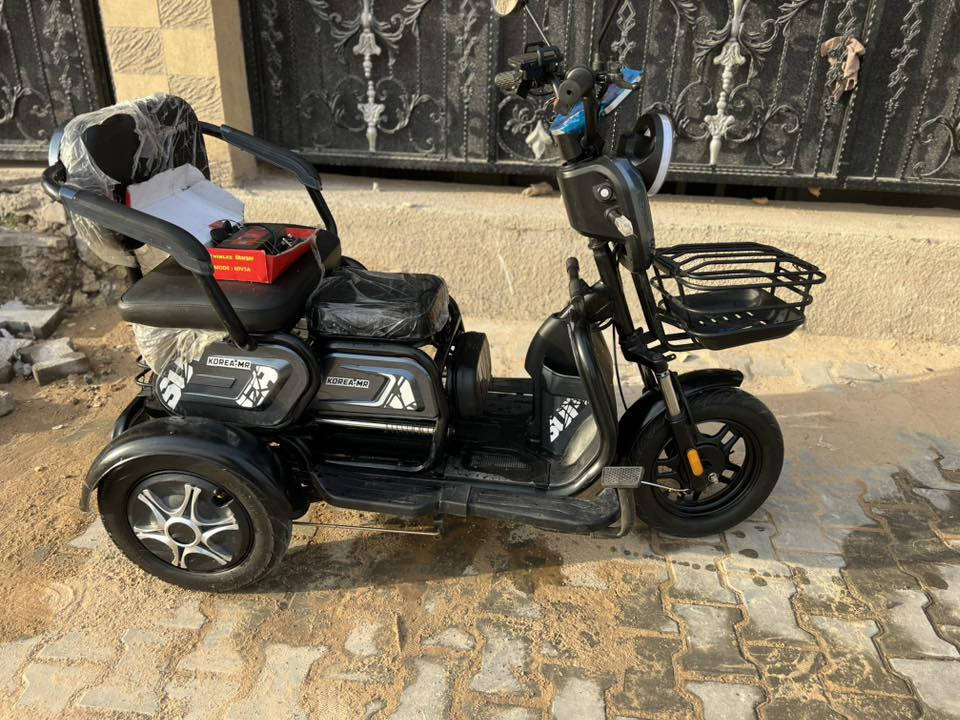 ً
سلام عليكم شباب دراجه ثلاث عجلات اللبيع دراجه زيرو زيرو بعدها استخدامها 10يوم فقط وصل شراء موجود دراجه بعدها زيرو كل غراضها كامله وجاهزه تجي وتفحص وشوف بعينك كل عيب ونقص مابيها. مواصفاتها تخبل 

الموديل 2026
بطاريات 5دبل 
النوع 3عجلات 
السرع 1.2.3
المقاعد 3 ووصير ثنين وصير نفر واحد 
تشغيل عن بعد 
جهاز انذار السرقه 
تشغيل عن طريق الكارت 
بصمات سويجات كارتات كلها كامله 
بريكات 3 بل رجل وثنين بل أيد 
كرسي متحرك 
سله خلفيه وسله اماميه 
اشاير رباعيه
تايرات جوبلس 
بريكاتها بل مكان 
دراجه مشحونه 3 مرات فقط 

اي استفسار اتصال 

***********

العنوان بغداد
