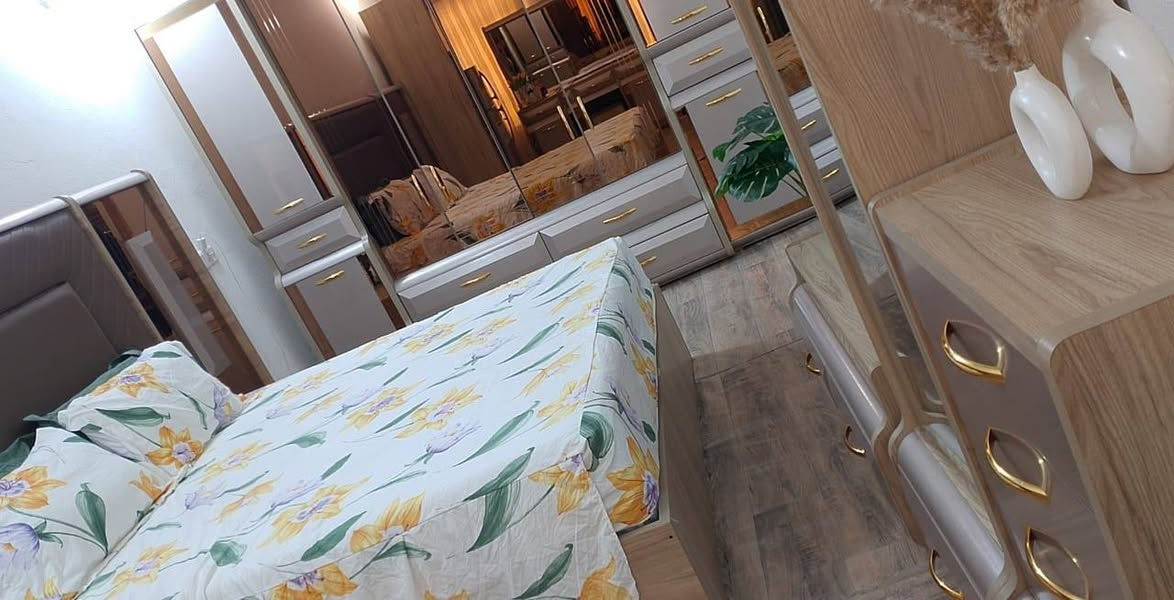 السلام عليكم عندي غرفه تركيه
اكثر من ١٠ قطع

تكمه 

نسبه نضافتها ٩٨٪ 

مضطره ابيعها بسبب الانتقال والمكان الي انتقله زغير متكفي بيها لهل سبب يعني 

وشرط تجون وتشوفوها بعينكم
ووياها كارت الضمان لهسه مخلصان
اخذتها ٤ الا ربع واريدها ٢ ونص


**إذا كنت صاحب هذا الإعلان وتريد حذفه لأي سبب، رجاءا أرسل رسالة إلى الدعم الفني**