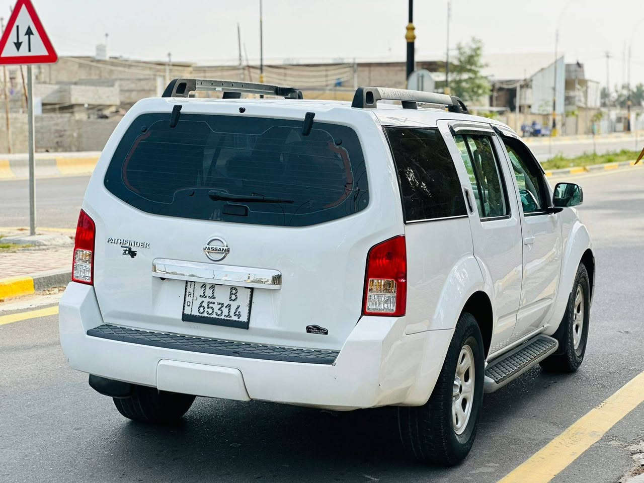 سلام عليكم. للبيع نيسان بافندر موديل 2011
رقم بغداد نكليزي  بسمي مشروع وطني 
 وارد  خليجي بيه     قطعتين صبغ فقط بدون دواخل تخم تايرات جدد تبريد ثلج 
 مكفوله كفاله عامه سياره جاهزه من كلشي  شاشه كامره دواره. حداديه جاهزه من كلشي. حجم المحرك V6/4000 مكفول من كلشي.  
السعر 109
العنوان كربلاء 
 الستفسار اتصل*********** كربلاء, العراق
