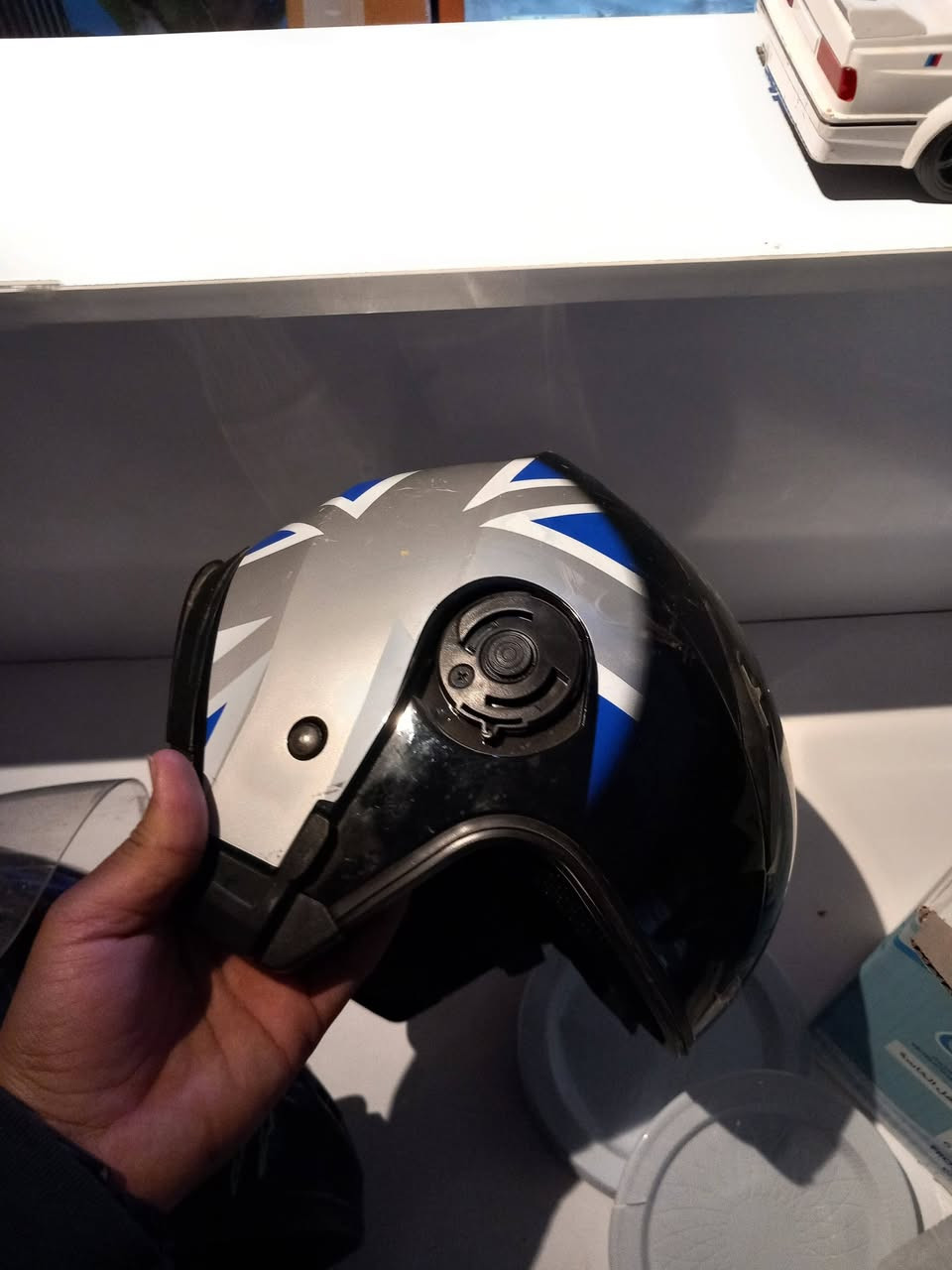 خوذه عدد 2 للبيع سعر الوحده 25 الف وات ساب ***********
