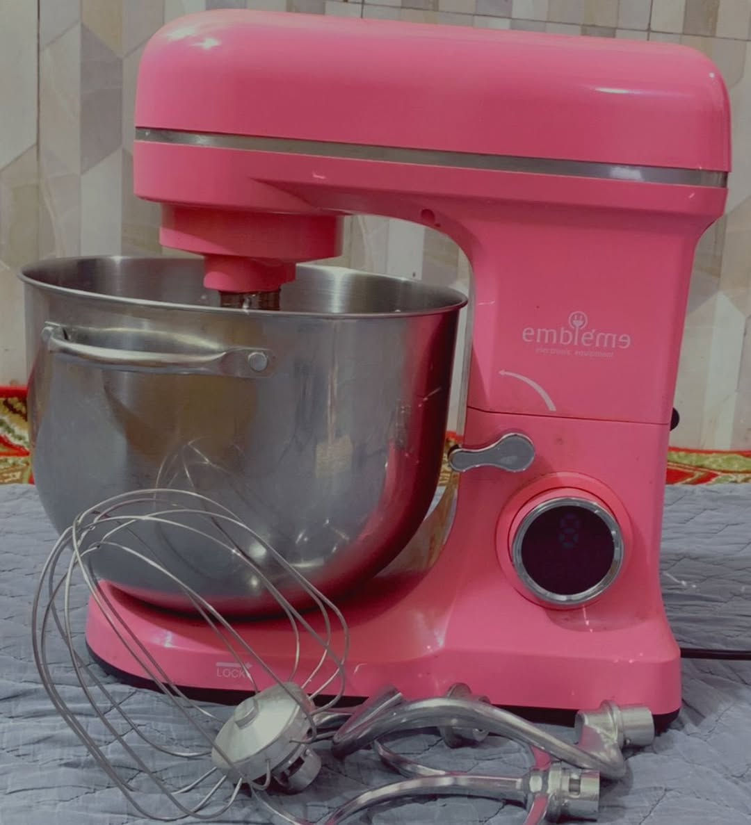 عجانة كهربائية جديدة درجة اولى 
السعر 80 وبيها مجال 

بيها درجات سرعة  من 1 ل 8 
تعجن وتخلط كيك وكلشي تسوي


**إذا كنت صاحب هذا الإعلان وتريد حذفه لأي سبب، رجاءا أرسل رسالة إلى الدعم الفني**