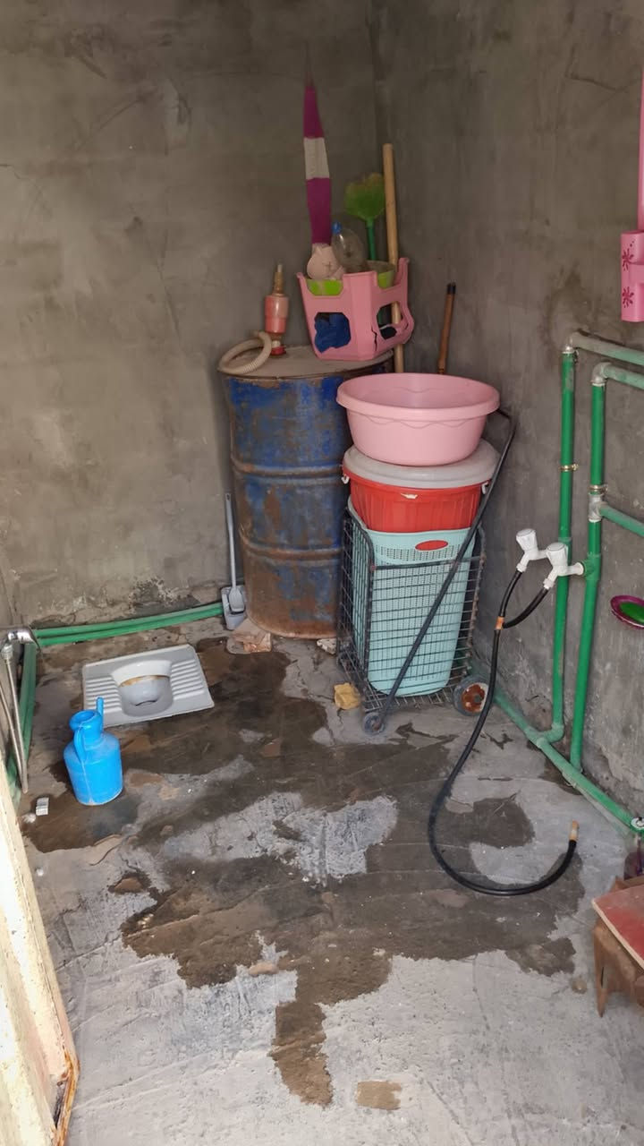 السلام عليكم بيت 50متر للبيع. السعر/5وبي مجال يتكون من غرفة ومطبخ وتخاريج وساحة.البيت بناء بسيط..العنوان طريق كربلاء نجف عامود 110 قريب على الشارع جهة يا علي..قريب على السوق..


**إذا كنت صاحب هذا الإعلان وتريد حذفه لأي سبب، رجاءا أرسل رسالة إلى الدعم الفني**