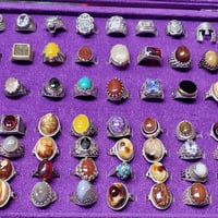 بغداد المشتل شارع المطبك قرب دائرة الامانة عمارة البركة  للإستفسار ٠٧٧...