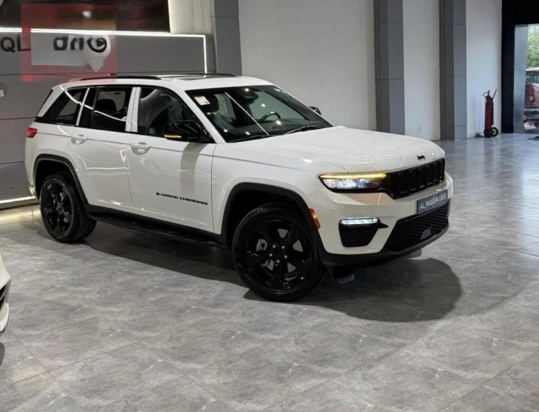 🔥 للبيع Jeep Grand Cherokee Altitude 2024 🔥
خليجي وكاله هارلم مغلفه ppf ضمان 10سنوات كل السياره 
مكفوله كفاله عامه ماشيه 10 فقط زيرو 
سيارة نظيفة جدًا وفخمة، استعمال خفيف وبحالة الوكالة ✨

✔️ فئة Altitude الرياضية  
✔️ محرك 3.6 V6 قوي واقتصادي  
✔️ شاشة كبيرة + Apple CarPlay  
✔️ كاميرا + حساسات + رادار  
✔️ داخلية جلد سوداء فخمة  
✔️ جنوط سود وBlack Package  
✔️ دفع رباعي  
✔️ تبريد وتدفئة مقاعد  

📍الموقع: بغداد  
📞 للاستفسار مراسلة خاص
***********
