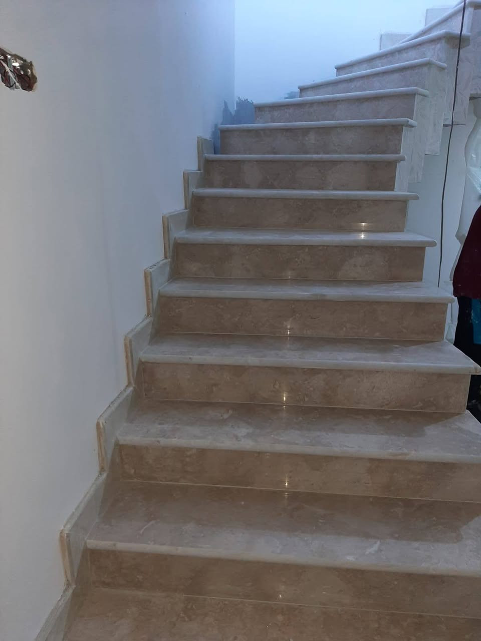 السلام عليكم خلفه سيراميك بورسلان مرمر متفرغ حالياً شغل درجه اولى ستلام مهندس عملي بصره فقط رقم الهاتف ***********
