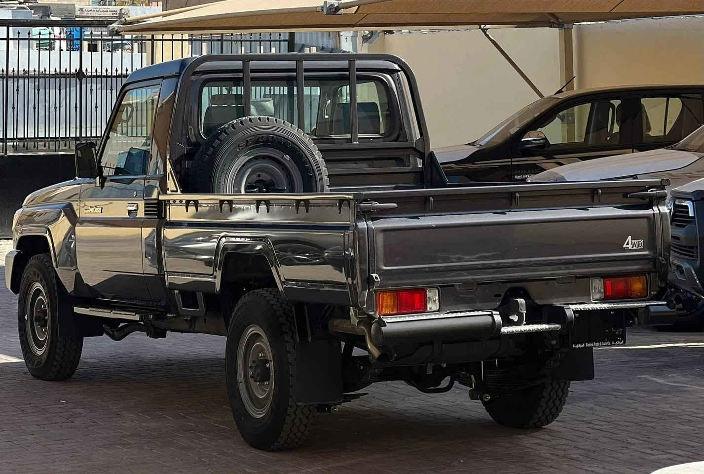 ﷽

إمتلك الآن TOYOTA LC70 ( شاص ) 2023 جير عادي / ديزل 

♦️بدفعه اولى  40 % على الهويه الشخصيه فقط  

♦️فترة سداد تصل لغاية ٨ سنوات 
 
المواصفات :

▪️محرك 6 سلندر / 4000cc ديزل 
▪️ تنك ديزل عدد ٢ 
▪️دفع رباعي
▪️مقاعد قماش  
▪️دخول مفتاح 
▪️جير عادي ٥ سرعات
▪️شاشة راديو
▪️مكيف 
▪️ديفلوك 
▪️ايرباغ 
و العديد من الإضافات

للإستفسار : ***********791009996

او تفضلو بزيارة معرضنا 
المنطقة الحرفية - بالقرب من مركز تويوتا للقطع و الصيانة و من الترخيص بجانب مسجد الفلاح .

أو من خلال اللوكيشن ⬇️

♦️تُطبق شروط واحكام البنك


**إذا كنت صاحب هذا الإعلان وتريد حذفه لأي سبب، رجاءا أرسل رسالة إلى الدعم الفني**