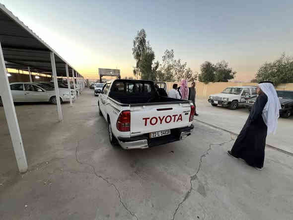 سلام عليكم 
بكم للبيع كلين 
موديل 2019
كير ومحرك شرط 
تواير وصدر جدد 
تبريد ثلج 
عنوان شرقاط 
السعر 240وبيها مجال للطيبين
الرقم ‭0781 974 6152‬
