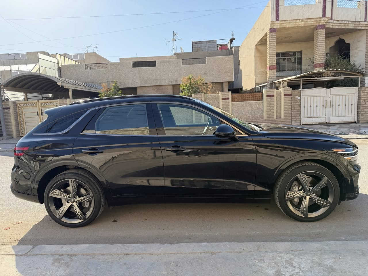 جينيسس gv70 موديل 2024 سبورت برستيج 4 سلندر السياره شهداء حادثها دعاميه فقط وصار بيها حالوب البنيد مبدل نفس ألون بسبب الحالوب بدون قطره صبغ  صوره الحادث موضحه بالمنشور ماشيه 9000 كم  مكان السياره بغداد السعر 295 وبيها مجال 
*********** 
***********
