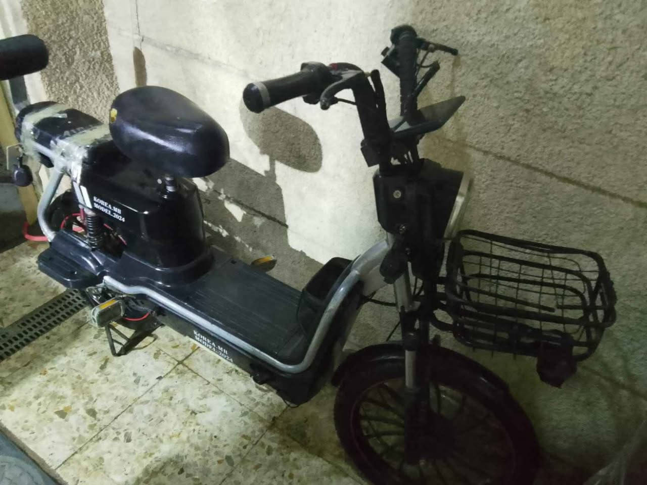 السلام عليكم دراجات شحن ثنين نضيفات 2024 كفاله من كلشي ابيع ثنينهن بس بيهن عطل بسيط دبل سويج ودبل كارت تشتغل سويج وكارت دراجات اعيد واكرر ابيع ثنينهن بغداد البلديات شارع ضياء الحلفي متواجد *********** بغداد, العراق
