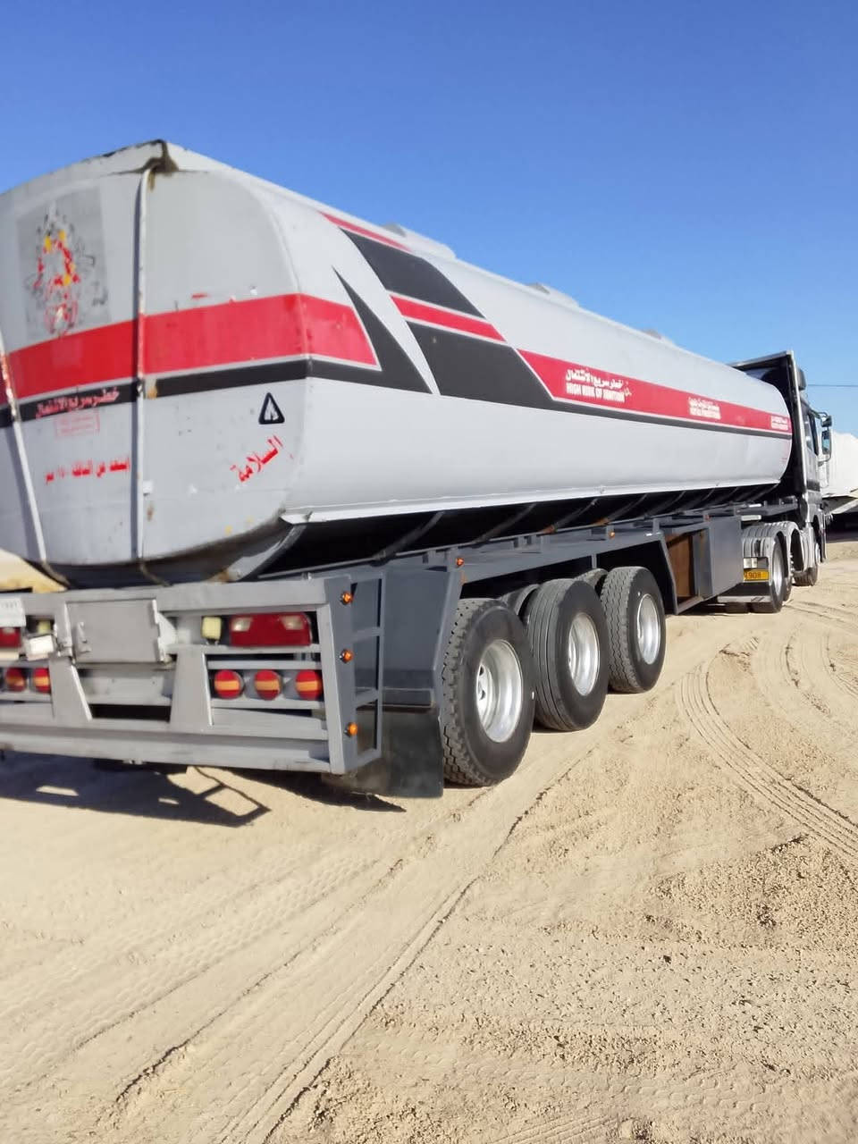 الفنيه 2002 حموله 42. اسود38 تخم تأير مانقصها شي ...سعر 4
***********
