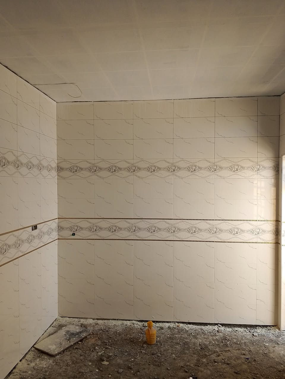 خلفة تطبيك سراميك والارضيات والكرانيت والمرمر شغل ايراني عراقي داخل ميسان ***********
