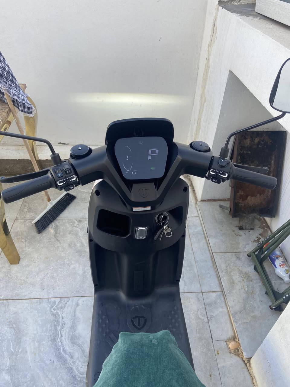 ريان ام عيون للبيع
جديد بل باكيت 
مستعمل سبوعين 
بطاريات جديده بعده 
مستعمل قليل كلشي
شغال.سعر خاص 
***********
