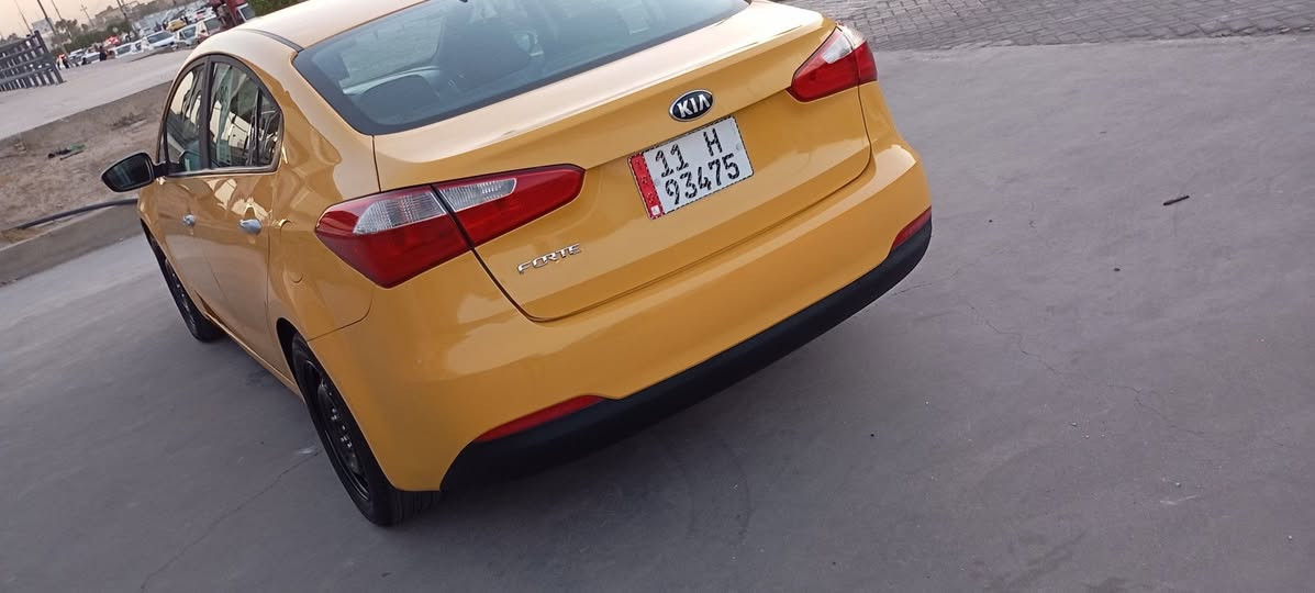 سلام عليكم فورتي وارد امريكي 2016حادثها حافه الباب فقط بدون دواخل مكينه 1800دوش مكينه كير مكفولات تبريد صدرتخم تاير كله تمام مكاني بغداد السعر 108رقم الهاتف ***********

