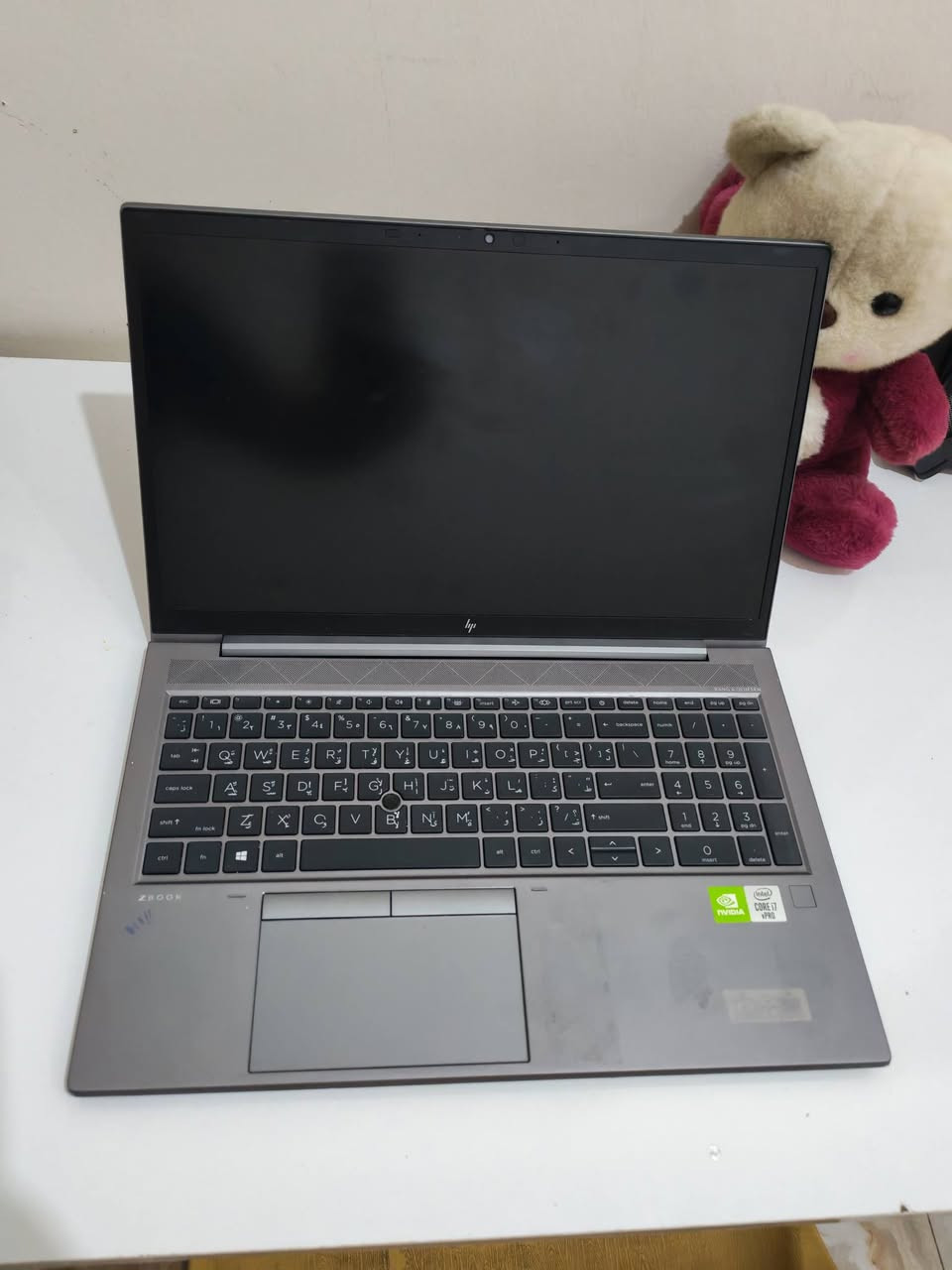 مرحباً
لابتوب hp Z Book

ملاحضه 🔴🔴 الجهاز بي مشكله متحرك الهارد مالته من مكانه يشتغل مابيه شي بس من تلزمه من جهت الهارد يطفئ قيم بلي يرضى الله وبلعافيه عليك ولله ماخذه بسعر غالي 

*********** مكاني بغداد العامريه

اللابتوب المفضل لتصميم و الهندسة و الرندرة و الالعاب 

1- رقم الموديل hp z book firefly 15 g7 workstation 

2- المعالج core i 7 v pro turbo boost 

3- من الجيل العاشر 10 

4- كرت شاشة خارجي نوع Graphics NVIDIA 4 gb ddr5

5- رام نوع ddr4 حجم (32gb) قابل لتطوير

6- هارد نوع ssd nvem samsung 512 قابل لتطوير 

7- شاشة نوع ips 

8- حجم الشاشة 15.6 

9- سوبر سلم 

10- فول كيبورد مع الكيبورد الانارة و اللغة العربي و E

11- بصمة اصبع مع كامرة امامية 

12- يدعم دبل منفذ تايبسي مع دبل منفذ USB مع منفذ السيمكارت و منفذ hdmi و منفذ الاواكس

13- سستم صوت ستريو بنقاوة عالية 

14- باتري نوع سيليكون يدوم 4 ساعات 

16- الملحقات شاحن جنطة موس hp وايرليس و كارتون
