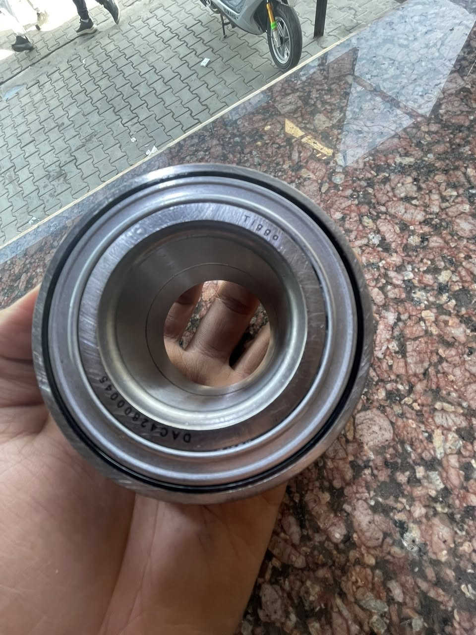 المركز الصيني
بولبرنك اصلي شيري تيكو
مختوم ختم على الحديد🇨🇳
البصرة / شارع الجنابي
ابو مصطفى : ***********
