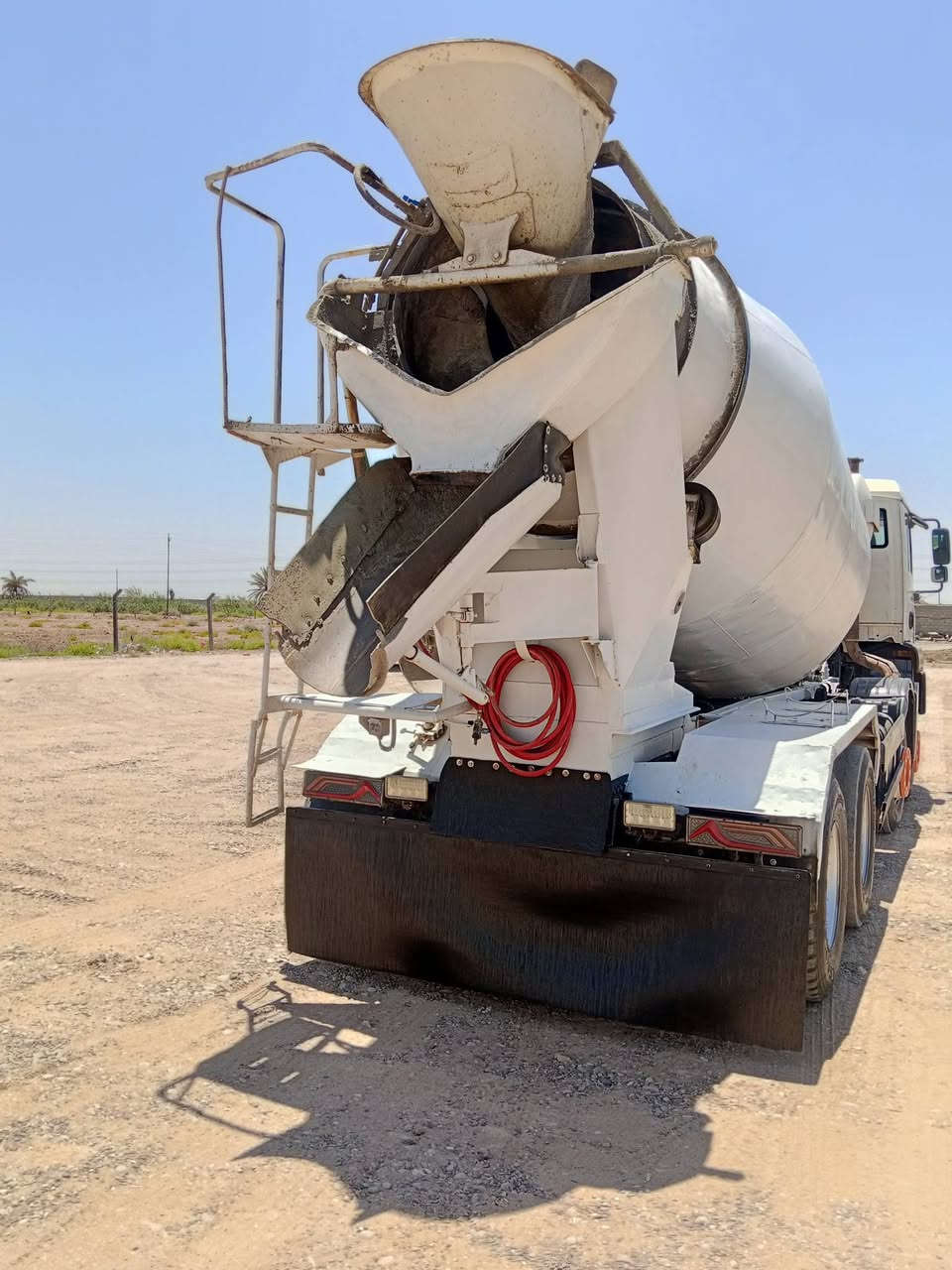 للبيع مان تيكه موديل ٢٠٠٦ سليمانيه ١٠ متر، رقم الهاتف ***********
