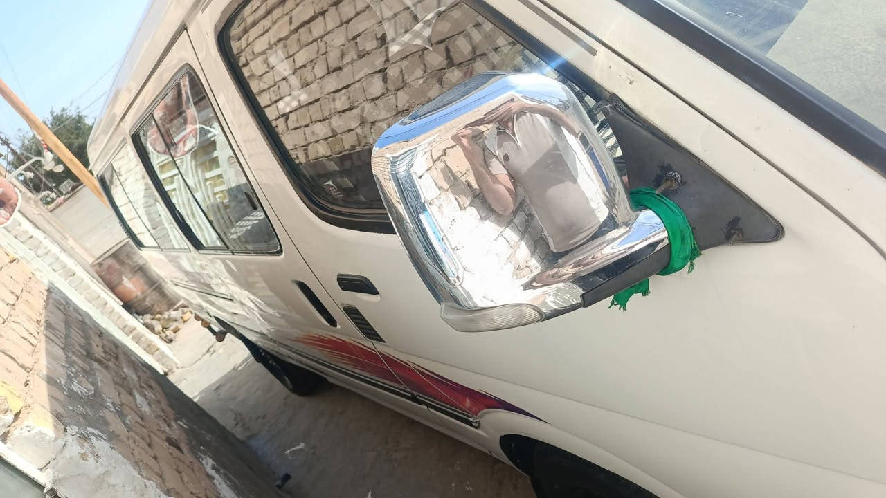 الي رايد سيارة يشتغل  بيها على باب الله 
فتون ٢٠١٤ رقم انكليزي  مصفرة غرامات ....
خطها نعمانية كوت 
سيارة الوالد جناي و عارضها للبيع 
رقم الموبايل 
***********
