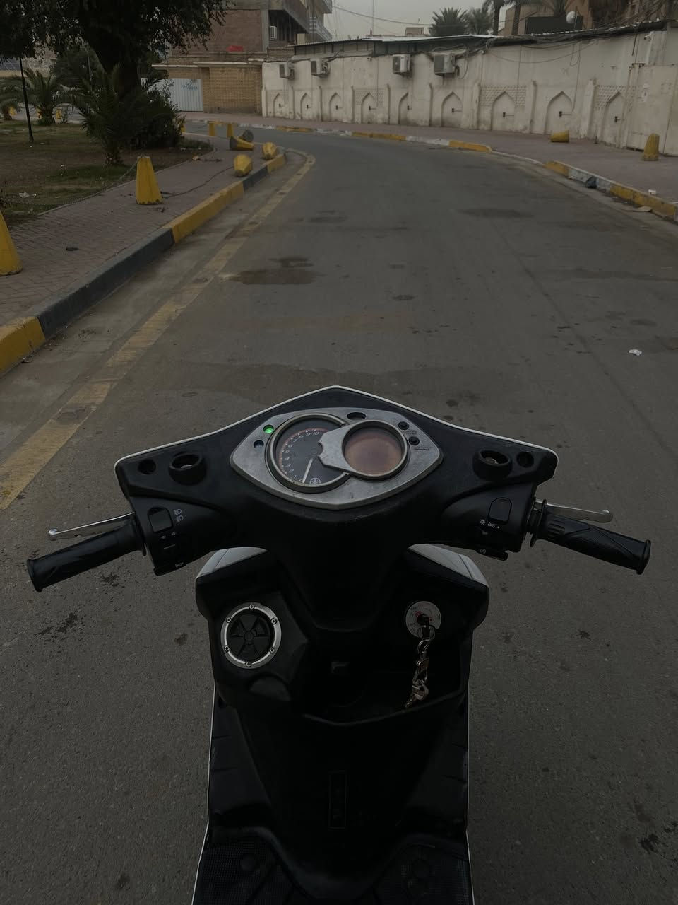 سلام عليكم دراجه سكنس فحل كابريتر الدراجه كامله ومانقصها اي شي مكينه مامفتوحه ناعمه ومينسمع الها صوت شلعه ومعدل نكره سلف وهندر ب اي وقت يعجبك كفراتها بلاديه رايدها ب575 وبيها مجال بسيط للشراي مكاني بغداد الاعظميه خابر وتدلل ***********

