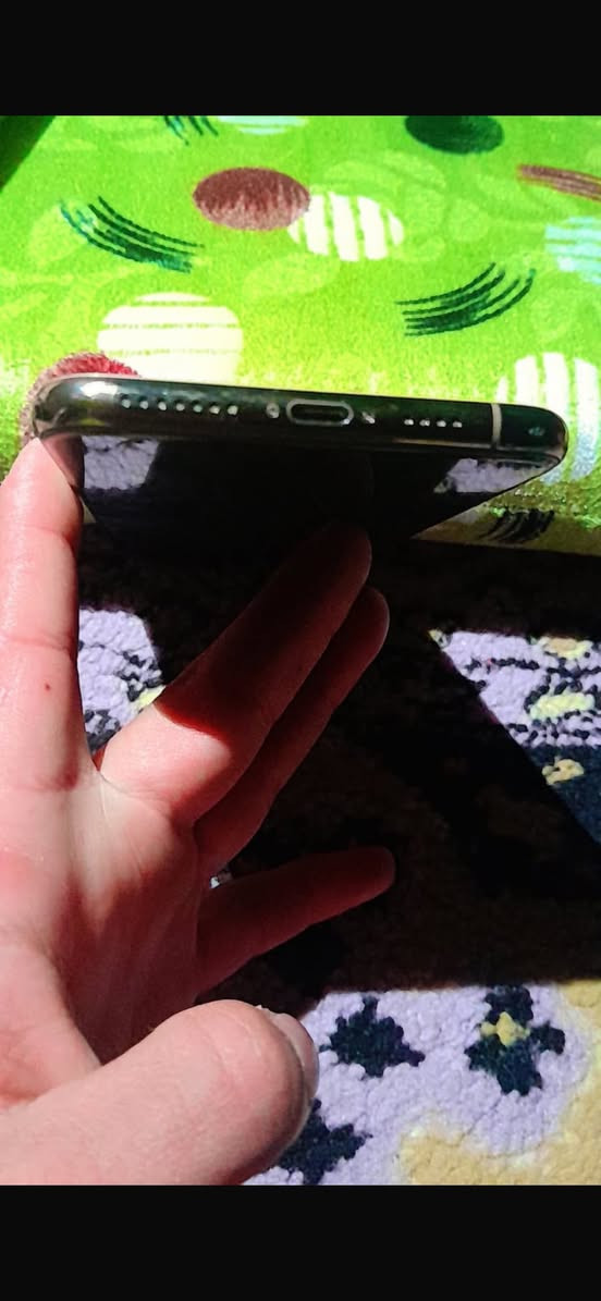 ‏سلام عليكم 11 Pro ماكس للبيع الذاكرة 256 بطارية 87 وتر Pro السعر 350￼￼ مكان الغزاليه￼***********
