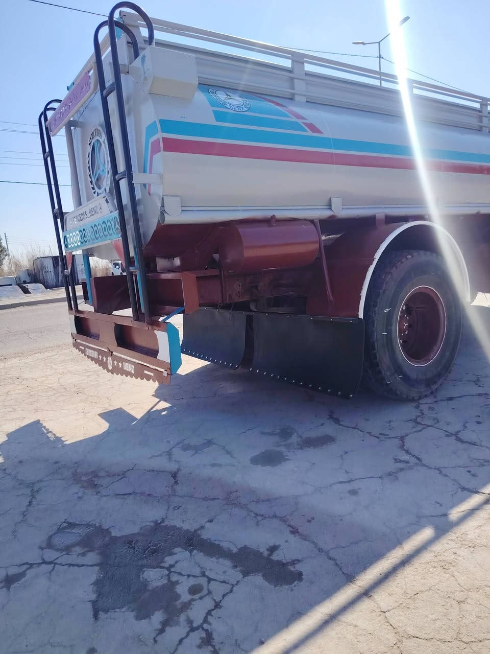 ابردين للبيع موديل ٨٥ عشره طن رقم انبار بسمي سياره وظع شركه قماره وشاصي بدون صبغ مكينه جديده الستفسار عل ***********
