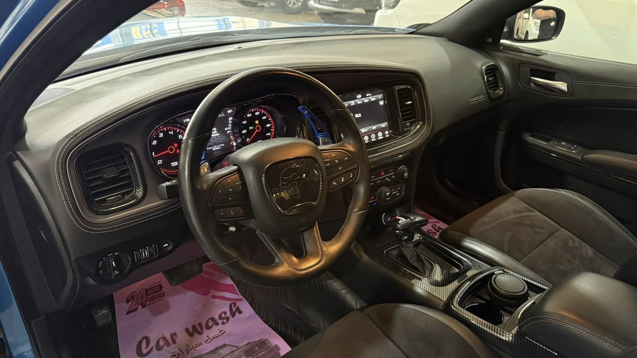 السلام عليكم
جارجر 2023  GT 
رادار امامي 
كشنات ذاكرة 
تدفئة تبريد 
كراسي كهرباء 
شاشة جبيرة 
تحكمات ستيرن 
شفتات سرعة 
محرك 6 سلندر 
ماشية 22 الف 
حادثها جاملغ وبنيد 

السعر 23،800 
وبيها مجال 

مكان السيارة بغداد 

***********
