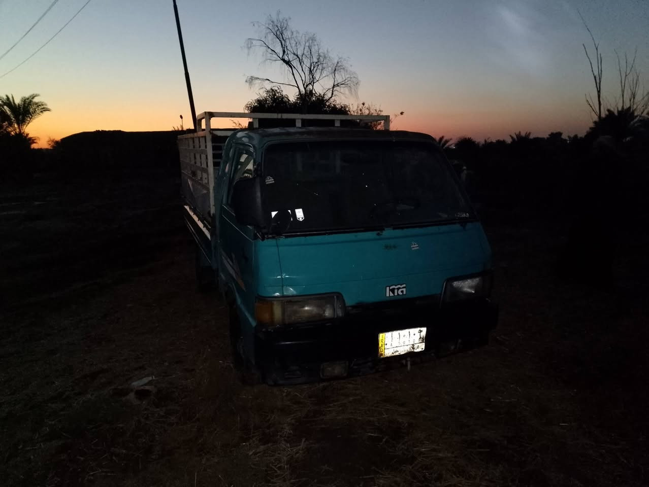 للبيع جاهزه بس الثالث يفلت راعيه يمي ***********مكاني ديوانيه
