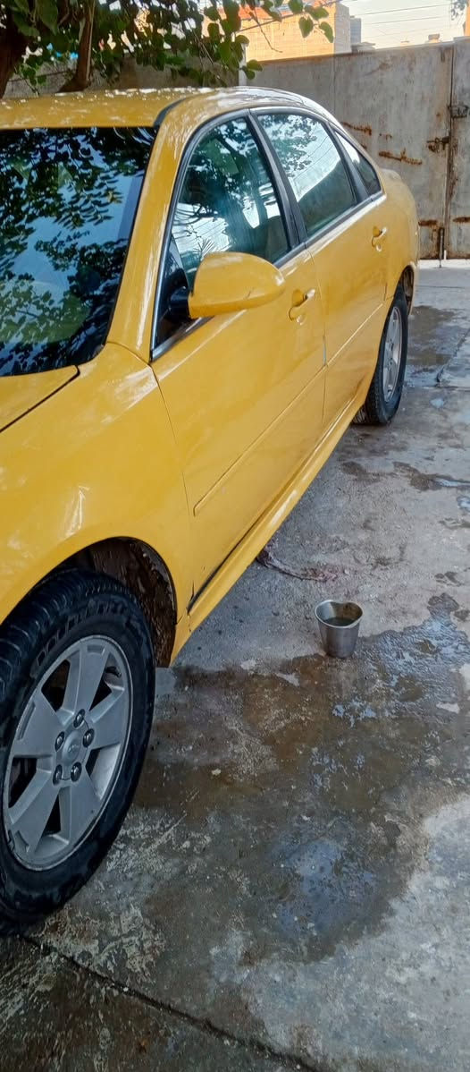 سياره للبيع إمباله. موديل 2010. وصل خط. ديوانيه عماره مصفره هيئه ومرورالسعر 60 ورقه. وبيها مجال. مكفول. كير ومكينه. حداديه. رقم الهاتف ***********
