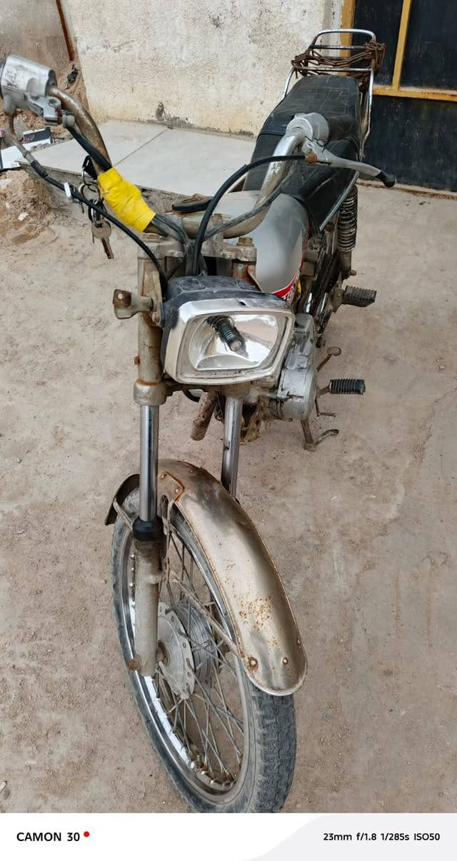 السلام عليكم انه مكلف بالنشر
دراجة ادوات للبيع السعر 300 الف للاستفسار اكثر الاتصال على صاحب الدراجه *********** 
النعوان بصرة تنومة
