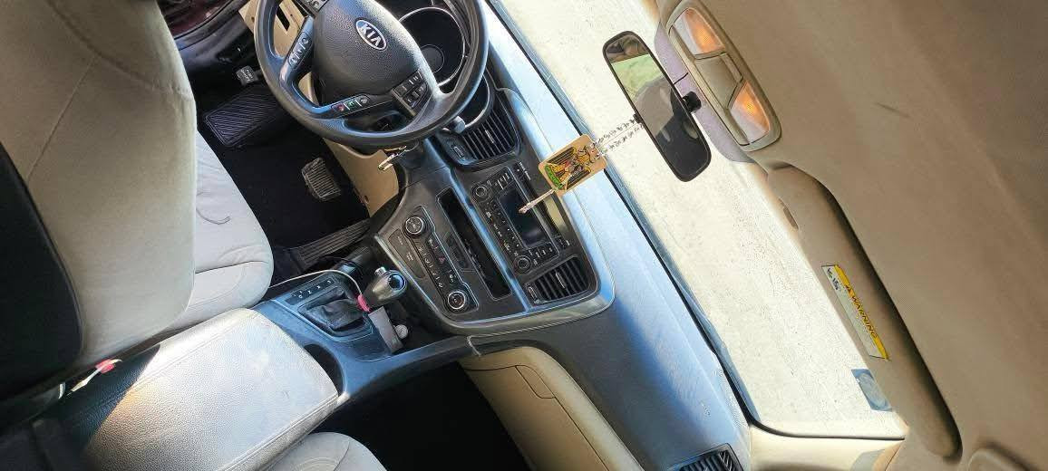 السلام عليكم ابيع سياره 2012 خيار من الله مكينه وكير سيارة بشدة *********** مصبوغه حزام بعثر شخوط
