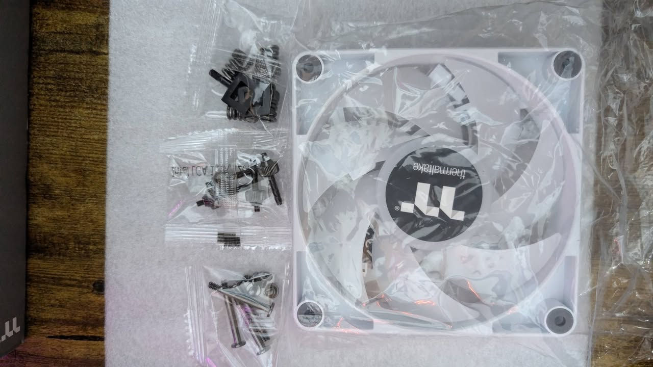 TH120 V2 ARGB Sync Snow Edition مبرد مائي جديد غير  مستخدم للبيع سعر 45 الف لون أبيض


**إذا كنت صاحب هذا الإعلان وتريد حذفه لأي سبب، رجاءا أرسل رسالة إلى الدعم الفني**