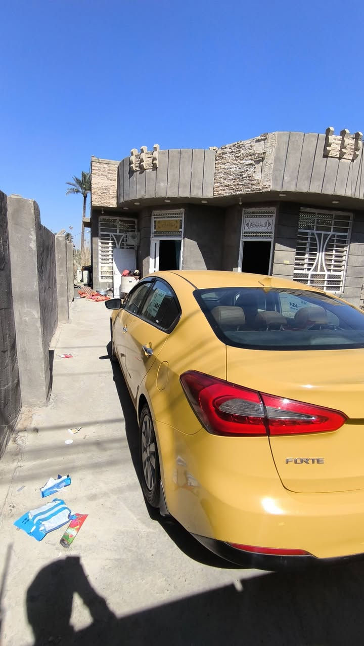 سلام عليكم كيه فورتي 2014 أمريكي حادث جاملغ فقط بدون دواخل اليبل واحد عده حادثه
رقم بغداد الماني مشروع وطني سنويه مجددا مصفره هيئة غرامات 
محرك مرغوب مكفول من تنقيص و تبخير صدر امامي و الخلفي جديد 
تبريد شغال ثلج + تخم تاير جديد 
نص فول  السعر 92 وبيه مجال 
رقم هاتف ***********
العنوان بابل الحله
