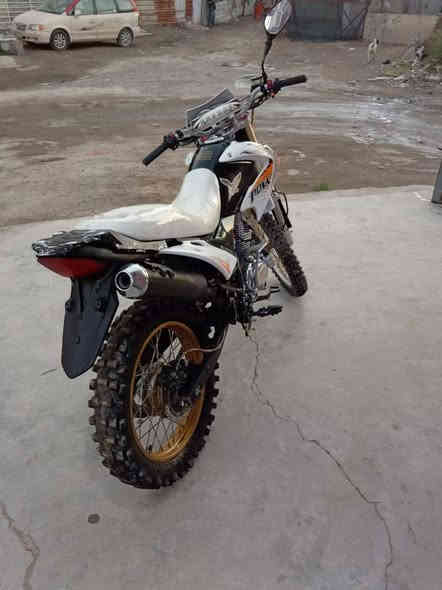 السلام عليكم
دراجه قفاز للبيع مكينه ربع شلعه ومعدل خير من الله لايت بك لايت اشاير كله شغاله 
السعر:925 وبيها مجال
العنوان: بغداد الشعب شارع الصحه
الرقم: ***********
