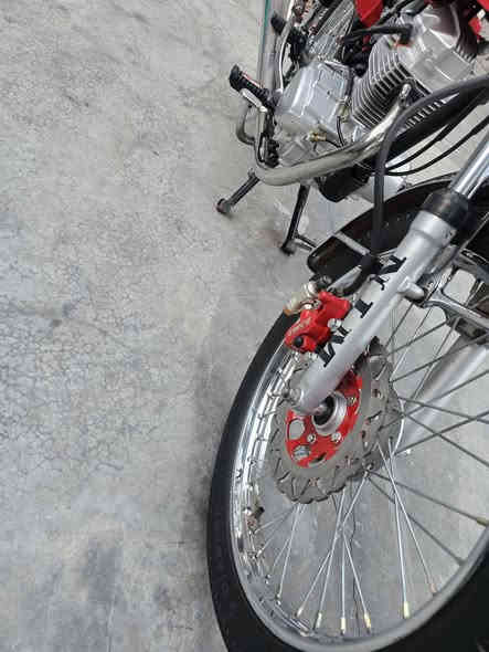 سلام عليكم شباب دراجه موديل 23 نضيفه كلش اوراق كامله مكفوله ماناقصها برغي مكان راعي الدراجه بغداد تقاطع النهروان السعر 700 وبيها مجال لشراي رقم صاحب الدراجه ***********
