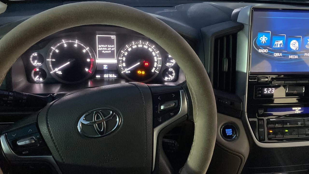 لاند كروز البيع مديل 2019ابريم فول مواصفات رقم بغداد بسمي شاشة كامرة خلفية حساسات جنطة شفط امراية شفط شاشة امامية وخلفية تشغيل عن بعد السيارة مكانهة بغداد محرك 6سلندر للاستفسار ***********سعر 53الف وبيهة مجال الطيبين بيهة بس كرت بل دعامية الخلفية
