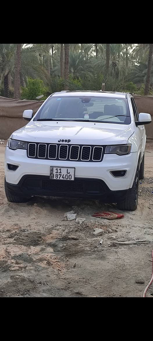 Jeep Laredo  2018  ..black top..  
جيب بلاك توب اللون أبيض ثلجي "حاجب ابيض" مستوردة من امريكا" للمملكة العربية السعودية ومصلحة بأمريكا " مجددة لغاية 2027..فول جديده واستخدام شخصي بعناية تامة.. ماشية 60 ميل رقم بغداد انكليزي جديد..؟
حادثها  سطحي تبديل بنيد ودعامية باصلية نفس اللون وصبغ بسيط في كرون الجاملغات الأمامية دون دواخل ولا حداديه "ايرباكات معادة.".  تم التصليح بأمريكا.." ولو كان التصليح بالعراق لم يتبدل البنيد ولا تنصبغ كرون الجاملغات لبساطة الحادث..!! رقم الشاصي والسونار ضمن الصور المرفقة.."..محرك 3600سته.سلندر"وكير "وحداديه "جيدة جداً وعالفحص" ...

   فتحة " جنطة كهرباء"حساسات خلفيه " تحكم ستيرن جهتين " قفل سرعة " فور ويل" كاميرا دوارة " تشغيل عن بعد" كشن جلد ومخمل" تدفئة ستيرن و كشنات" كرسي السائق كهرباء " شاشة عرض كبيرة" شاشة عطلات وبرمجة" تخم تاير جديد "ويل 20 اسود" بلاك توب اصلي "ثلاثه مود انظمه قيادة" تعتيم مرايا "  تبريد شركة قطعتين فصل ايمن وأيسر.." تدفئة مرايا الخارجية.,"وهناك الكثير من المواصفات..مكان السيارة السماوة .... بيع مراوس حسب القناعه ومن الله التوفيق...!!
للجادين الاتصال ***********
