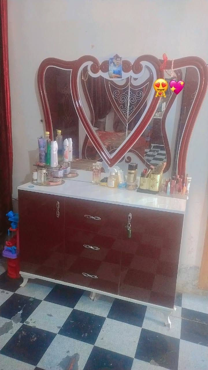 سلام عليكم غرفه نوم تركي درجه اولى للبيع 7قطع وسعرها مناسب جميع الإستفسارات ***********
‏‪***********‬‏
