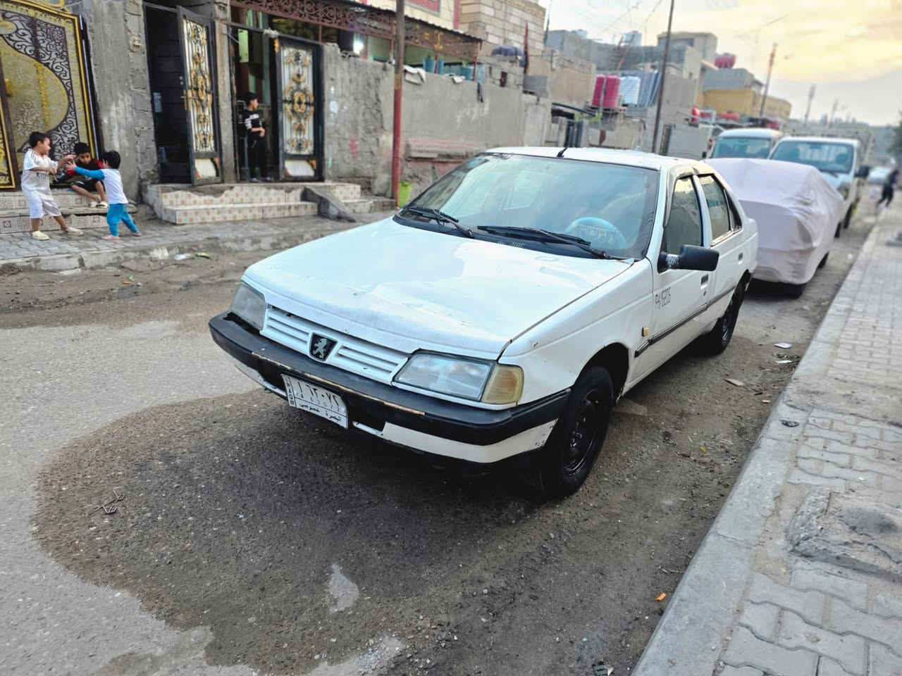 بيجو 405 مديل 12
سنويه منتهيه صارله شهر 
مكينه وكير حلوات 
سعر ٣٠ بيه مجال 
لاستفسار 
***********
