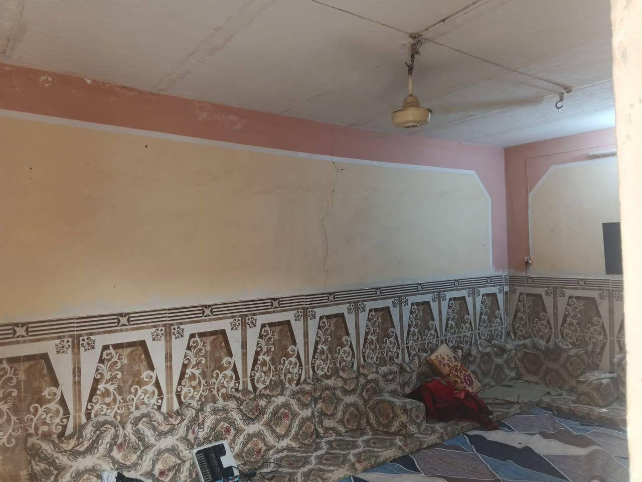 مكلف بلنشر بيت زراعي مساحه 110للبيع الطليعه الأولى شارع يا حسين النزله الي مقابل مجمع بصاط الريح السعر خاص رجاء يحتوي على غرفتين وصاله ومطبخ وصحيات وستقبال  ***********واتساب
