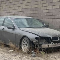 بي ام باخرة 745i باب قصير فول مواصفات فتحة كير ومكينه جدد ب 55 وبيها م...