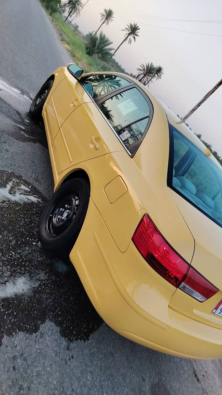 ألسلام عليكم سونتا موديل 2008 محدثه 2010 وارد أمريكي حادثه جاملغ ايمن مبدل بدون اي دواخل مكينه 2400 رقم بغداد بأسمي مصفره من كلشي. مكينه وكير  حدايه مكفولات تبريد ثلج العنوان حله مركز السعر ( 90 ) بيه مجال ( *********** )
