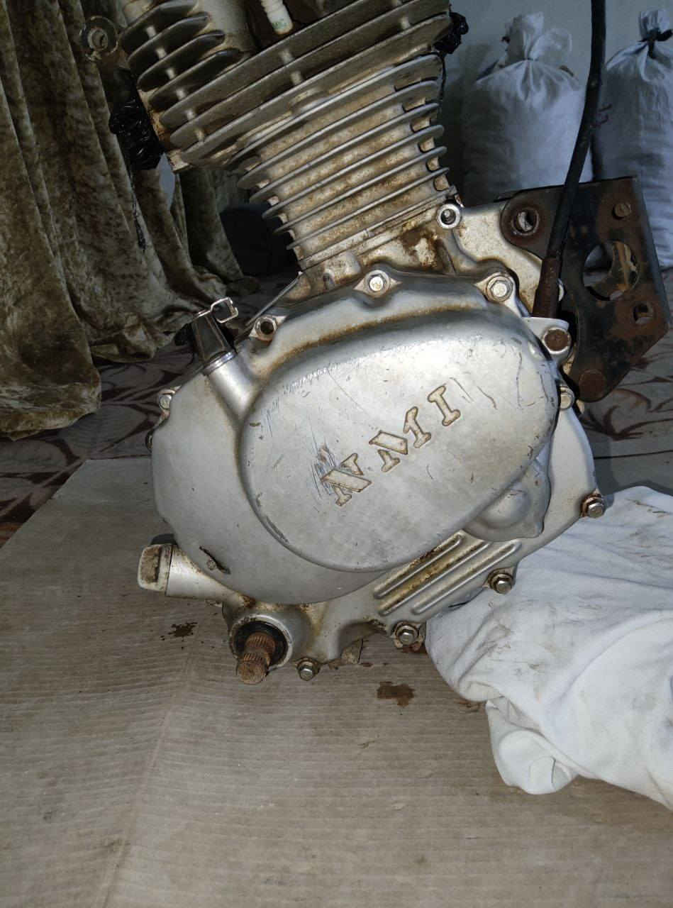 السلام عليكم
مكينه ايراني ( نامه) للبيع 
 مكينه طافيه متروكه ما تشتغل ابيع هيج كوم حديد ..
السعر : 40 الف .
العنوان : الزبير .
للاستفسار واتساب : ***********   ..
