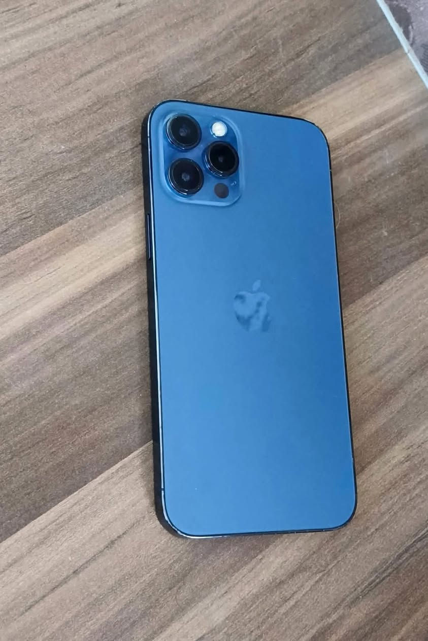 ايفون 12 برو ماكس  للبيع
نموذج ZA
دبل خط
ذاكره 256
بطاريه 91
مستبدل شاشه فقط 
للاستفسار ***********
